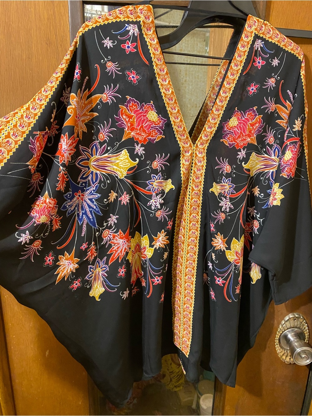 ROSE AND OLIVE Floral V-Neck Black Women’s Top NWT